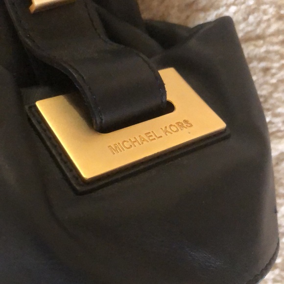 Michael Kors "Beverly" Large Black Leather Gold Hobo Satchel Tote Bag - Picture 3 of 12